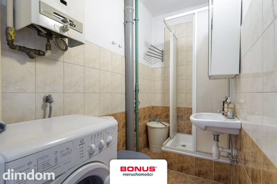 Oferuję do sprzedaży dużą kawalerkę 26,5m2 z osobną kuchnią na parterze. - 5