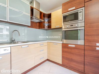 GUSTOWNE, ZADBANE 1-POKOJOWE Z DUŻYM BALKONEM - 2