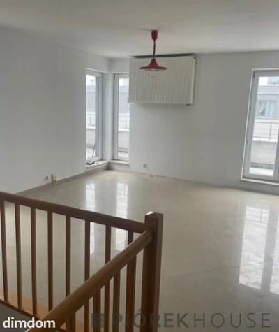 Dwupoziomowe mieszkanie z tarasem w Ząbkach - 3