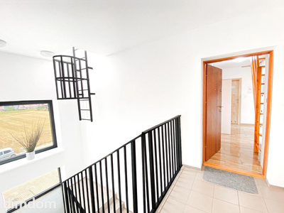 Dwupoziomowe mieszkanie z antresolą i balkonem - 2