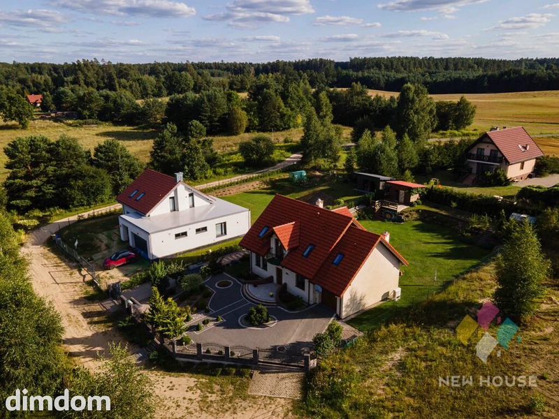 Komfortowy fotowoltaika pompa ciepła, las, rzeka - 114770297.jpg