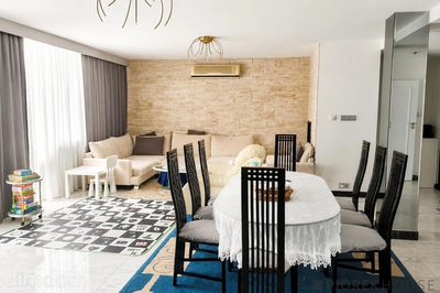 Dwupoziomowe mieszkanie na Woli