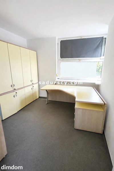 Lokal biurowy 40m 2  na zamkniętym osiedlu   w Piasecznie,   na parterze. Spokojna ulica  w pobliżu centrum,  teren ogrodzony, wejście w oficynie. - 2