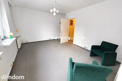 Lokal biurowy 40m 2  na zamkniętym osiedlu   w Piasecznie,   na parterze. Spokojna ulica  w pobliżu centrum,  teren ogrodzony, wejście w oficynie. - 3