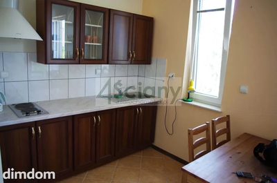 Mieszkanie 30m2, piętro 3/3 z windą, w budynku z 2006 roku.