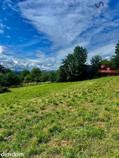 Na sprzedaż wyjątkowa działka o powierzchni 1154 m 2 , położona w malowniczej miejscowości Jaworzynka, w sercu Beskidów. Działka ma nieregularny kształt i jest lekko nachylona, dzięki czemu pięknie… - 2
