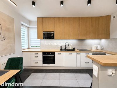2 pok, 50 m², balkon, winda, garaż + komórka - 2