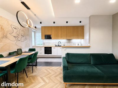 2 pok, 50 m², balkon, winda, garaż + komórka - 5