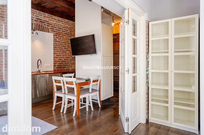 Dwupokojowy apartament z historycznym charakterem - 5