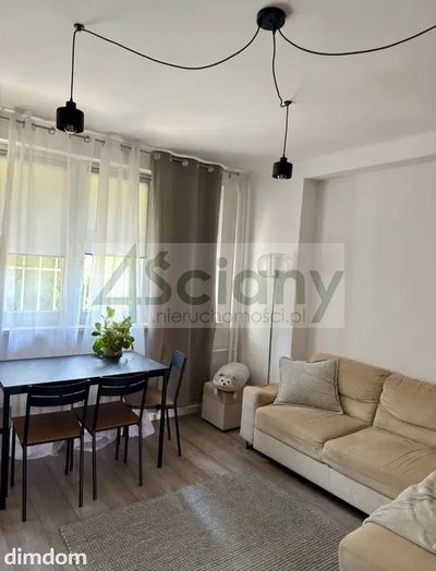 2-pokojowe mieszkanie o pow. 42 m² położone na parterze w 3 piętrowym bloku z 1951 roku . - 2