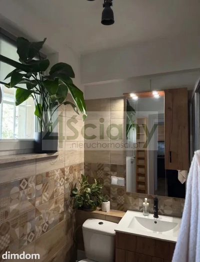 2-pokojowe mieszkanie o pow. 42 m² położone na parterze w 3 piętrowym bloku z 1951 roku . - 5