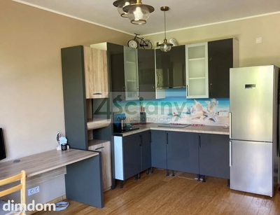 2 pokojowe mieszkanie o powierzchni 33,90 m², położone na 1. piętrze budynku z 2017 roku.