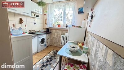 Na sprzedaż spółdzielcze własnościowe prawo do lokalu mieszkalnego położonego w Jeleniej Górze, na Zabobrzu przy ul. Mieczysława Karłowicza - 5