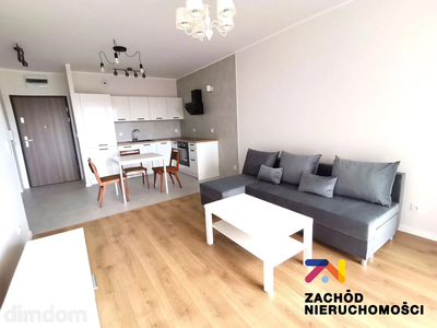 Oferujemy Państwu do wynajęcia 2 (3) pokojowe mieszkanie położone w Zielonej Górze przy ulicy LISIEJ na PARTERZE w budynku z windą - W POBLIŻU CENTRUM MIASTA.