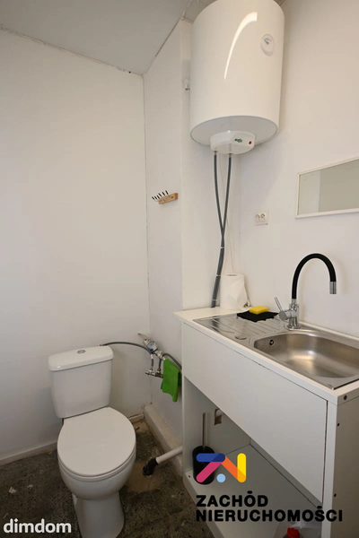 OFERUJEMY PAŃSTWU DO WYNAJĘCIA HALĘ O POW. 595 m.kw. - 4