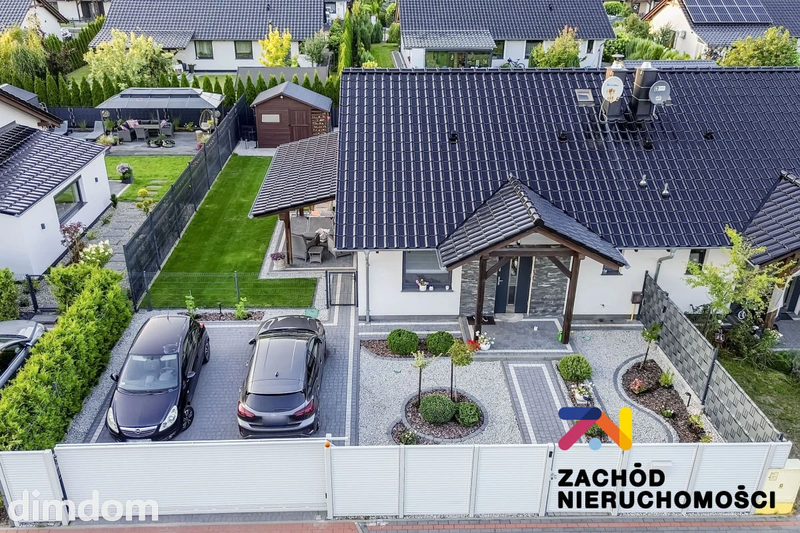 Na sprzedaż bliźniak o powierzchni 79 m2 usytuowany na działce o powierzchni 424 m2 zlokalizowany w Zielonej Górze- dzielnica Sucha Osiedle Złote Piaski. Dom komfortowy, jasny i przestronny. - 168100227-1l.jpg