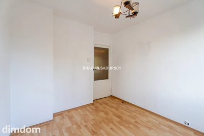 3 pok/ osobna kuchnia/ do remontu/ ul.Słomiana - 5