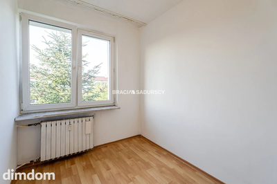 3 pok/ osobna kuchnia/ do remontu/ ul.Słomiana - 4