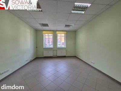lokal biurowy na parterze.