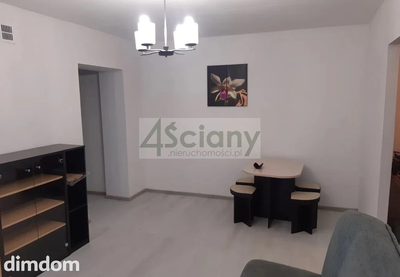 Mieszkanie o powierzchni 49 m, znajduje się na 2. piętrze w 3-piętrowym budynku z cegły, wybudowanym w 1962 roku. - 2