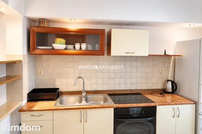 2 pok (oddzielne) 34m2 blisko centrum z garażem - 2