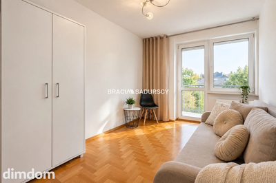 2 pok z duża kuchnią i balkonem ul. Szuwarowa