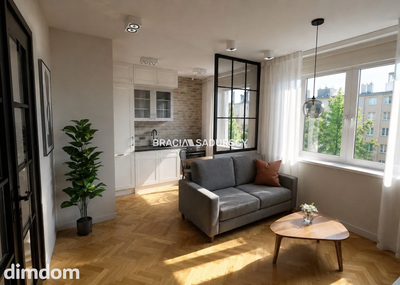 Na sprzedaż/ kawalerka z potencjałem/ 37m2 - 4