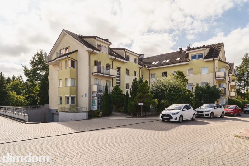 3 pokoje w stanie do wejścia. Miejsce w hali. - 115721933.jpg