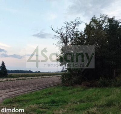 Do sprzedania działka o powierzchni 4 796 m2 we wsi Szadkówek, gmina Leszno. Działka leżąca przy drodze asfaltowej ma kształt przypominający prostokąt o bokach 51 m szerokości (od drogi) i 98 m długo… - 2