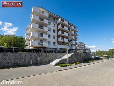 Apartamet z wyjściem na ogród i widokiem na góry.